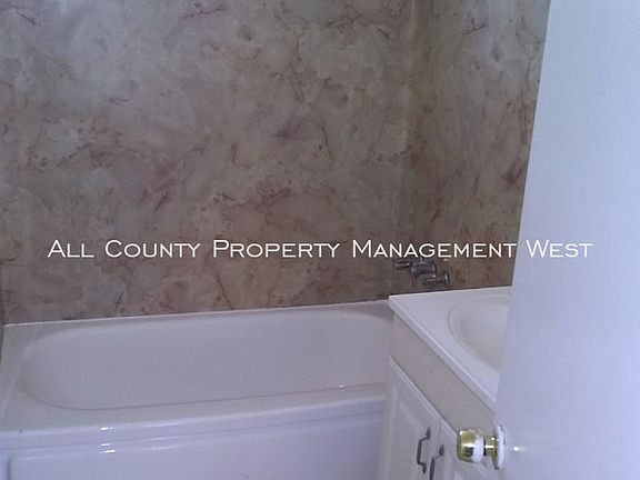 3rd image of 112 N Walnuthaven Dr APT G