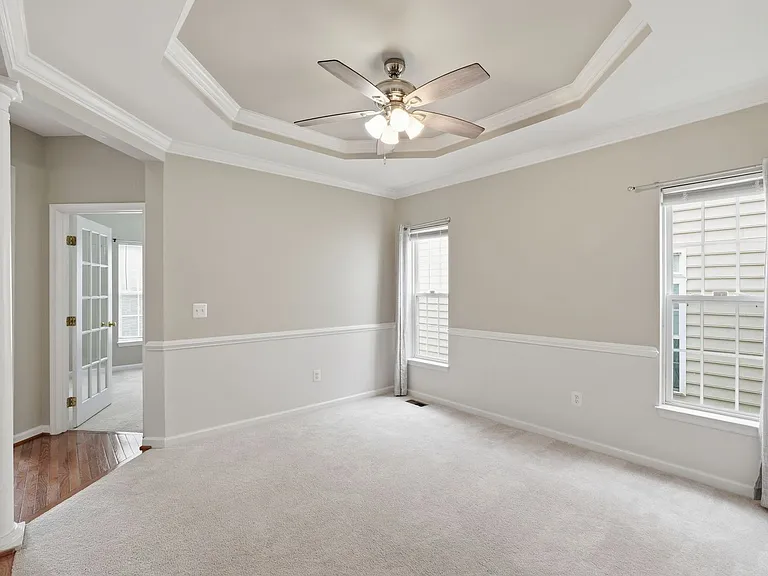 6008 Preswell Ct — Photo 3
