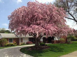 412 Barclay Rd, Grosse Pointe Farms, MI 48236