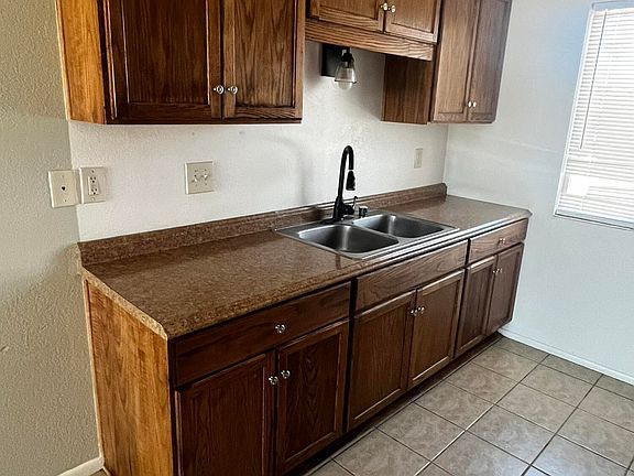 5th image of 90 Mariposa Dr #104