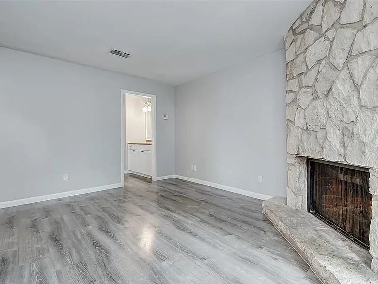 4307 S 1st St #108 — Photo 9