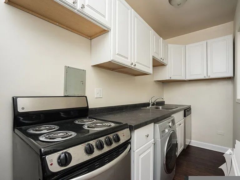 3345 N Marshfield Ave #410 — Photo 3