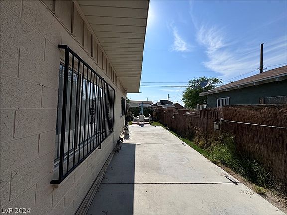3rd image of 1103 June Ave