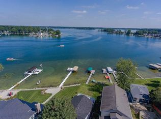 1124 S Clear Lake Dr, Fremont, IN 46737