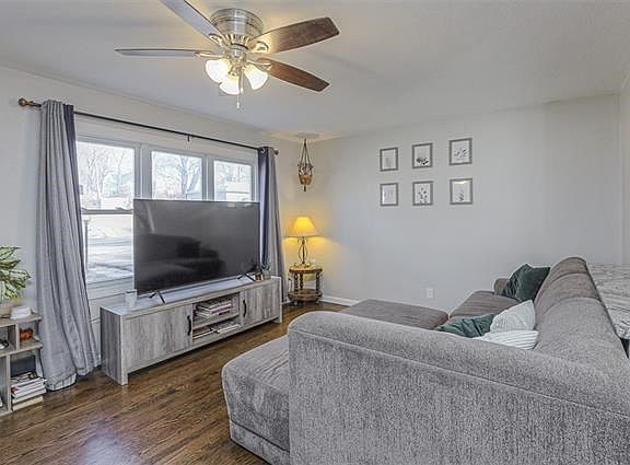 2nd image of 5725 Sloan Ave
