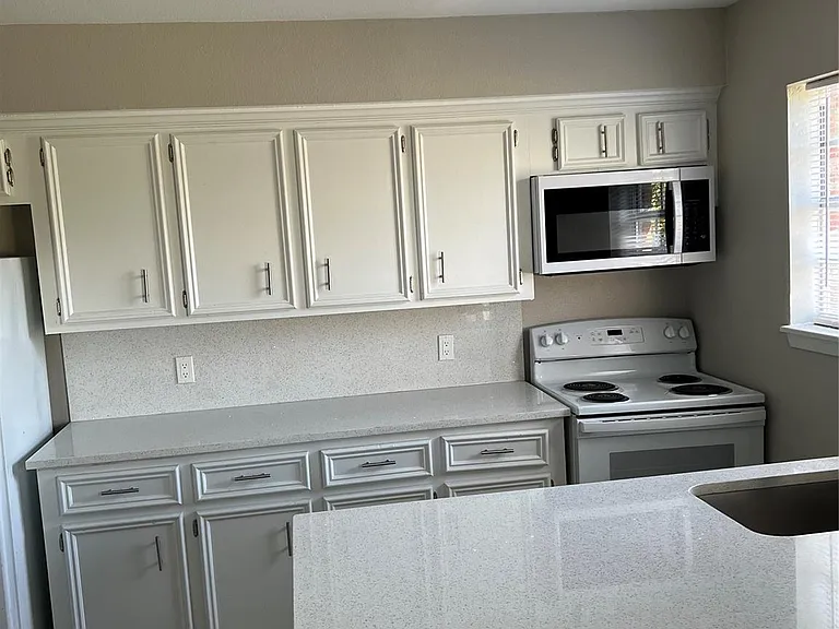 511 Commerce St — Photo 11