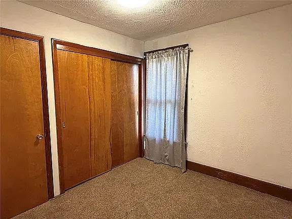 619 N Cedar St — Photo 9