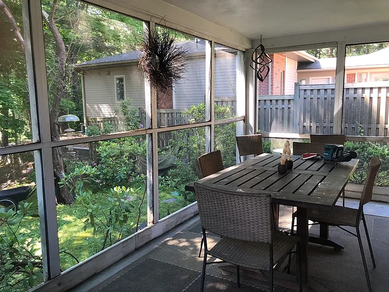 40 Carlson Ave — Photo 21