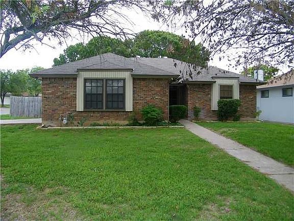 2nd image of 1101 Pitcairn Dr
