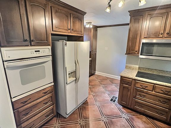 3rd image of 3766 Friar Tuck Rd