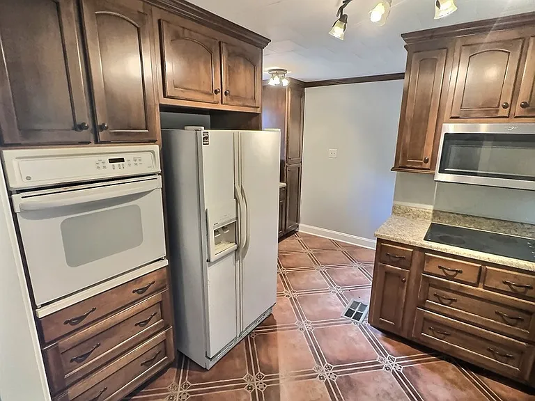 3766 Friar Tuck Rd — Photo 3