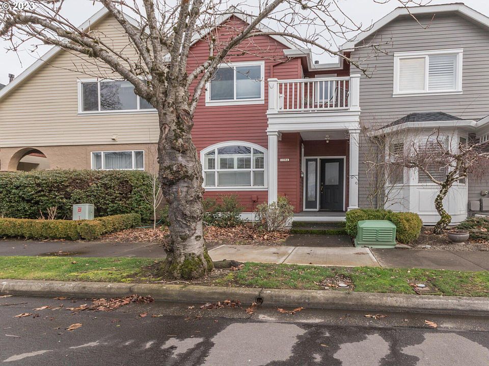 1st image of 1358 NE Market Dr