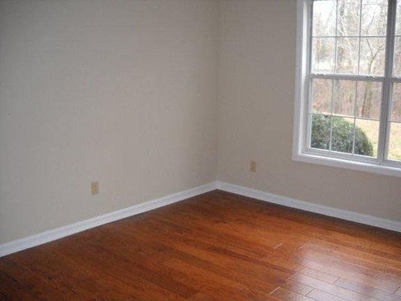 4th image of 3179 Old Cornelia Hwy