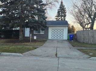 17330 Moors Ave, Fraser, MI 48026