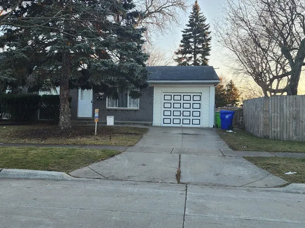 17330 Moors Ave, Fraser, MI 48026
