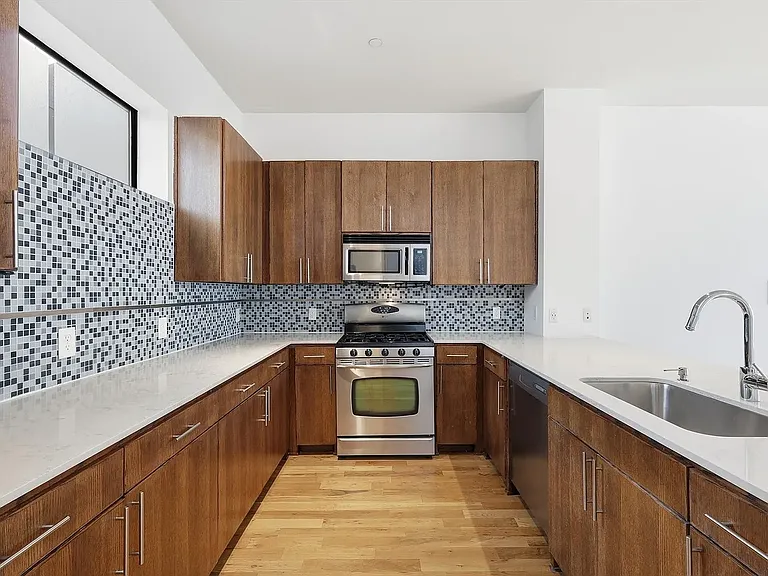 3930 Bowser Ave #10 — Photo 7