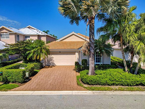 3rd image of 736 Pinehurst Way