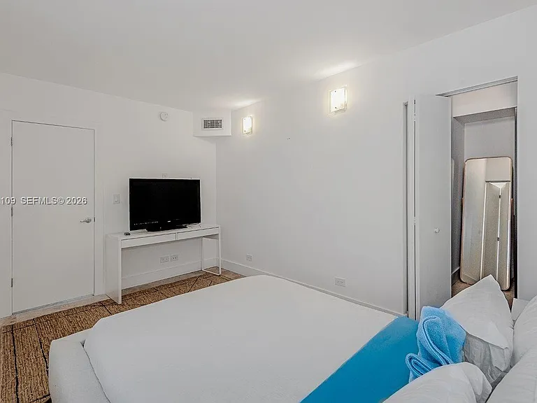 2301 Collins Ave #1515 — Photo 8