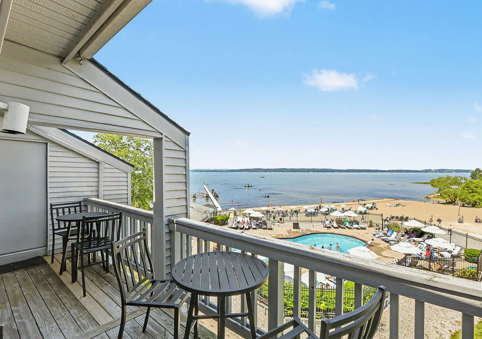 1 bed, 708 sqft, $2,100 — Photo 2