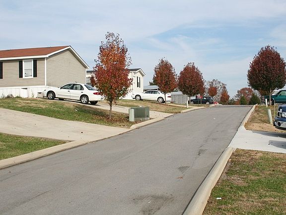 2nd image of 135 Clover Ln