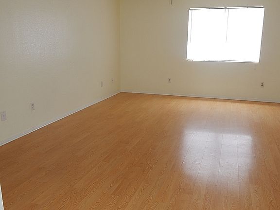 2nd image of 2405 Traverse Dr