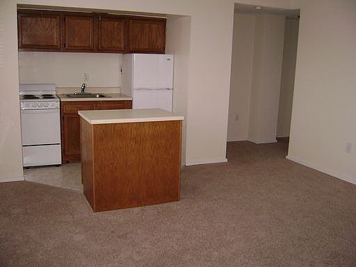 5th image of 518 E Town St APT 403