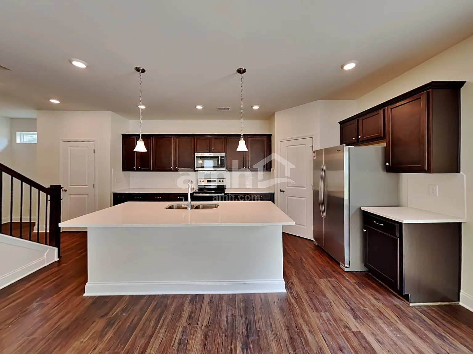 5 bed, 3.0 bath, 2513 sqft, $2,730 — Photo 4