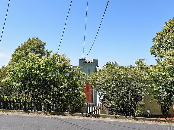 4th image of 733 Crocker Ave