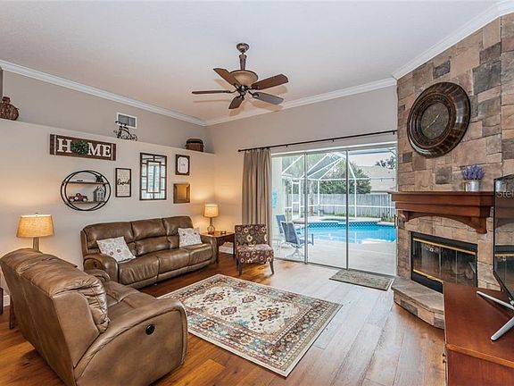 3rd image of 10024 Oxford Chapel Dr