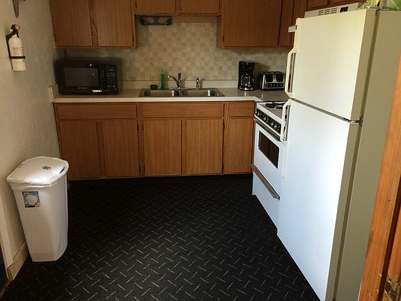 2nd image of 415 Elizabeth St