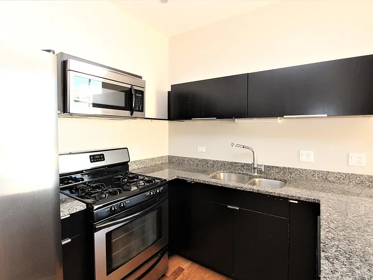 2157 N Damen Ave #404 — Photo 9