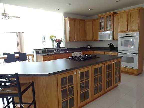 3rd image of 47 Kinross Dr