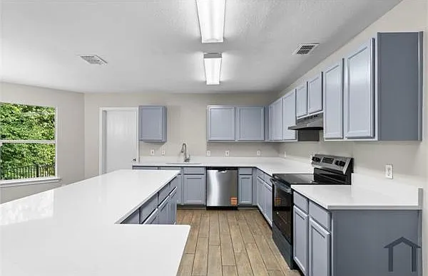 1817 Cedarbriar Dr — Photo 3