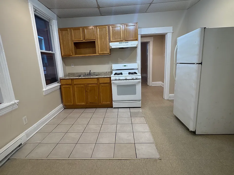 113 Neptune Ave #2L