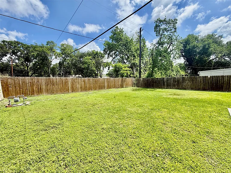 5838 Ludington Dr — Photo 20