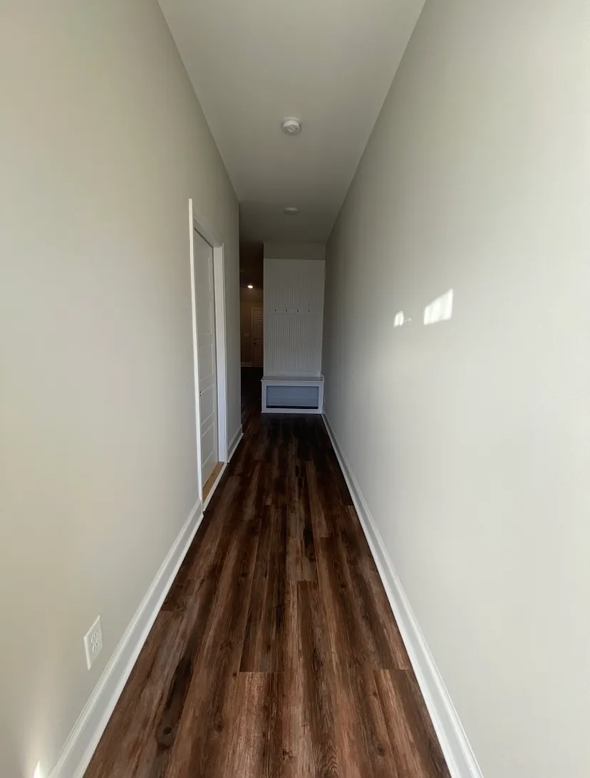 1035 Glenkirk Drive - A — Photo 2