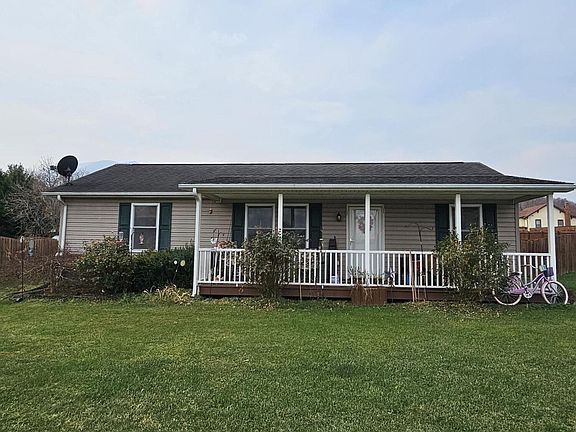 2nd image of 498 Boyd Ave