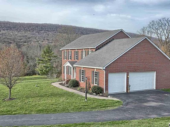 2nd image of 1416 Meadow Ln