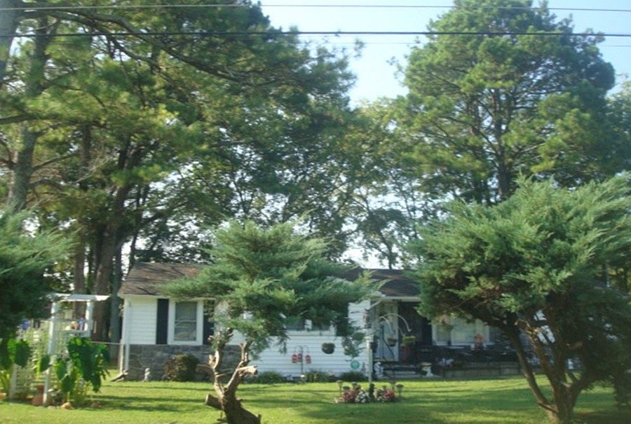 1st image of 553 Lincoln Dr