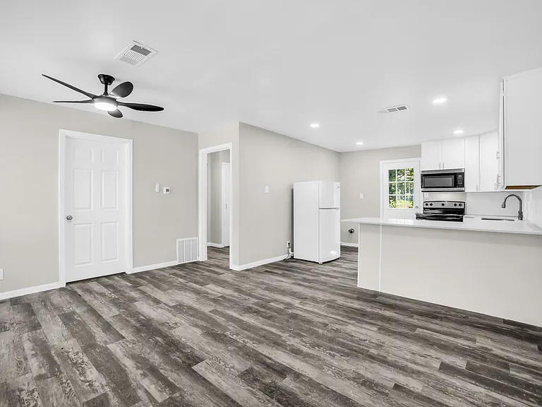 125 Vandenburg Dr #101 — Photo 13