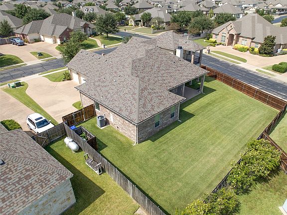 3rd image of 1100 Wessex Dr