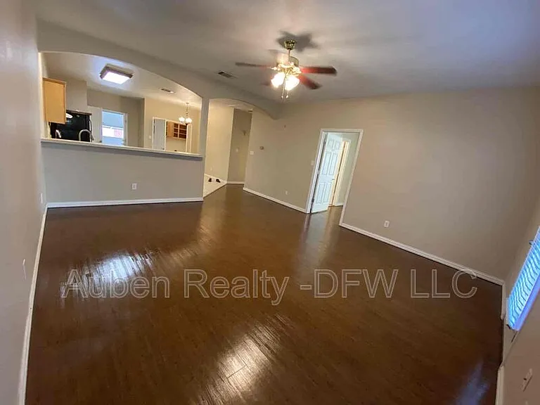 300 E Main St — Photo 8