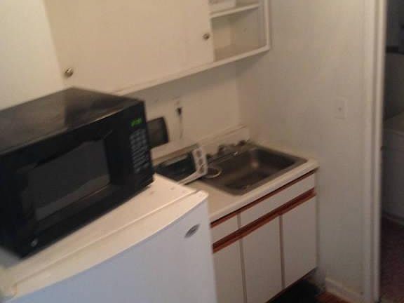 4th image of 508 E 5th St APT 2