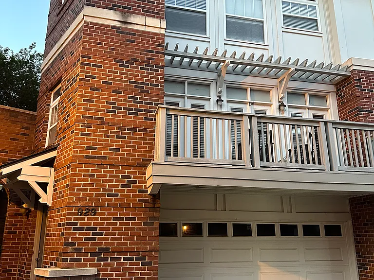 929 Gracie Way — Photo 1