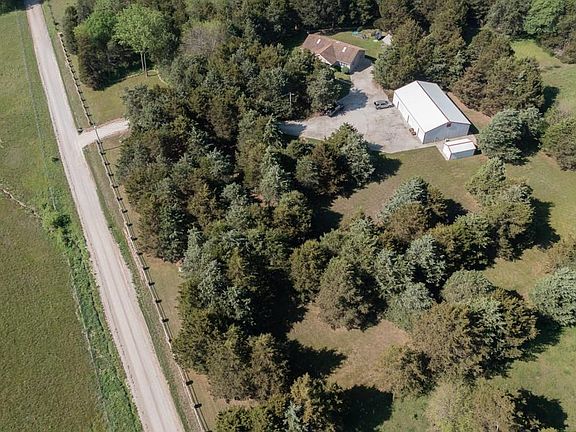 5th image of 21583 Houk Ave