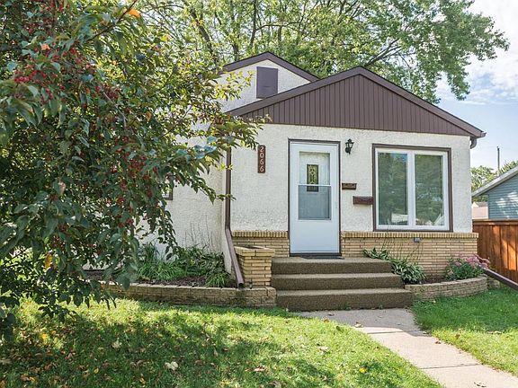 4th image of 2066 Sherwood Ave