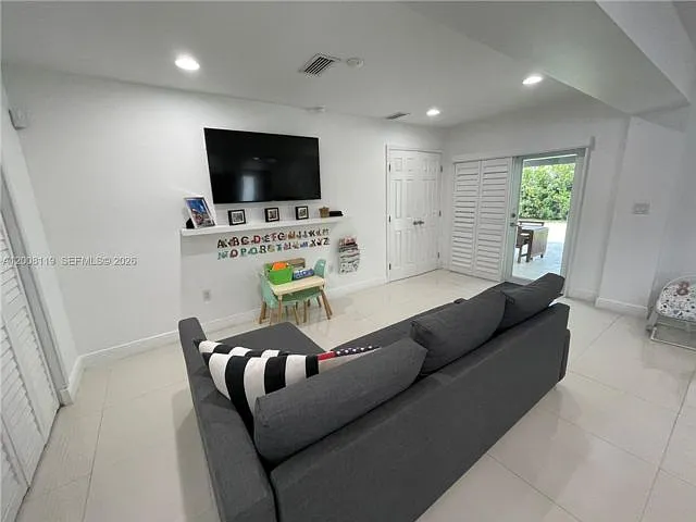4161 SW 102nd Ave — Photo 4