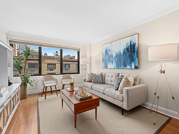 2nd image of 200 E 27th St APT 9M