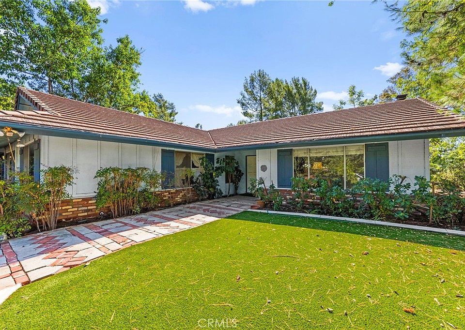 1st image of 25175 Kalmia Ave