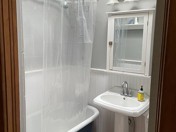 5th image of 3035 N Josephine St